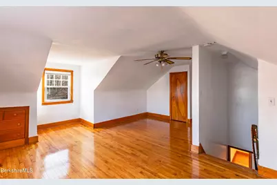 10 Marlboro Dr, Pittsfield, MA 01201 - Photo 16