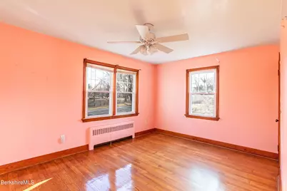 10 Marlboro Dr, Pittsfield, MA 01201 - Photo 10