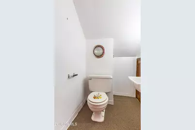 10 Marlboro Dr, Pittsfield, MA 01201 - Photo 18