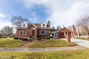 10 Marlboro Dr, Pittsfield, MA 01201 - Photo 1