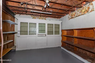 10 Marlboro Dr, Pittsfield, MA 01201 - Photo 24