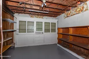 10 Marlboro Dr, Pittsfield, MA 01201 - Photo 24