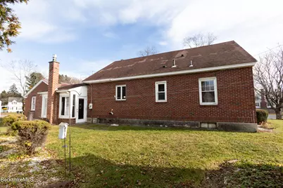 10 Marlboro Dr, Pittsfield, MA 01201 - Photo 36