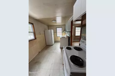 104 Belden St, Williamstown, MA 01267 - Photo 4