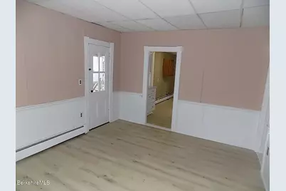 286 Walnut St, North Adams, MA 01247 - Photo 8