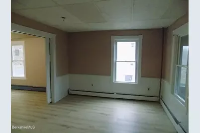 286 Walnut St, North Adams, MA 01247 - Photo 6