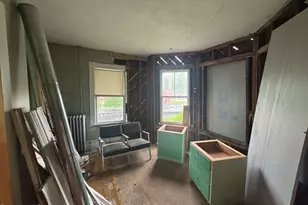 77 Front St, North Adams, MA 01247 - Photo 10