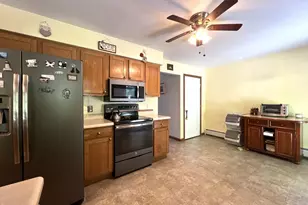 215 Partridge Rd, Pittsfield, MA 01201 - Photo 18