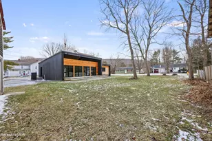 87 Maple St, Williamstown, MA 01267 - Photo 38