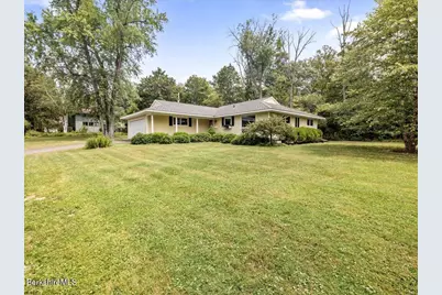 34 Jerome Dr, Williamstown, MA 01267 - Photo 2