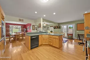 177 Thornliebank Rd, Williamstown, MA 01267 - Photo 24