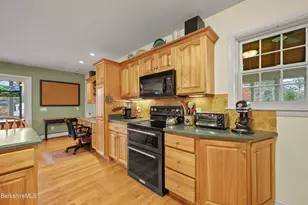 177 Thornliebank Rd, Williamstown, MA 01267 - Photo 26