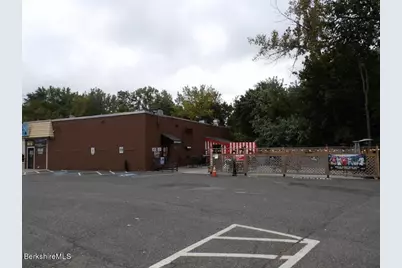 112 W Housatonic St, Pittsfield, MA 01201 - Photo 4