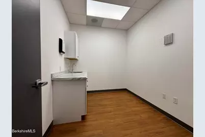 34 Bridge St, Great Barrington, MA 01230 - Photo 22