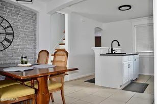 639 Lakeway Dr, Pittsfield, MA 01201 - Photo 4