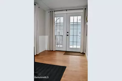 639 Lakeway Dr, Pittsfield, MA 01201 - Photo 6