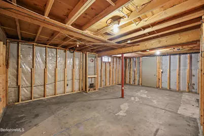 290 East Center St, Lee, MA 01238 - Photo 36