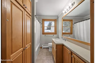 290 East Center St, Lee, MA 01238 - Photo 34