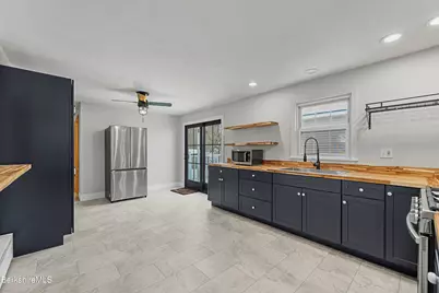 290 East Center St, Lee, MA 01238 - Photo 20