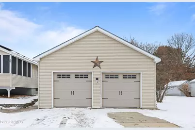 290 East Center St, Lee, MA 01238 - Photo 42