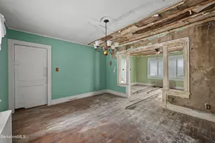 21 Ensign Ave, Pittsfield, MA 01201 - Photo 8