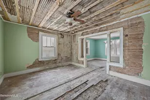 21 Ensign Ave, Pittsfield, MA 01201 - Photo 10