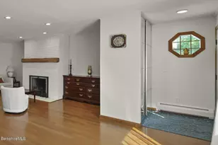 108 Berkshire Dr, Williamstown, MA 01267 - Photo 2