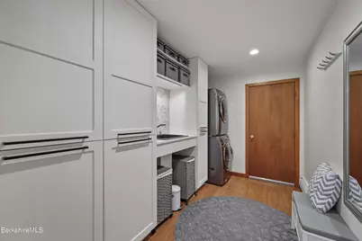 108 Berkshire Dr, Williamstown, MA 01267 - Photo 12