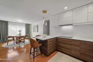 108 Berkshire Dr, Williamstown, MA 01267 - Photo 6