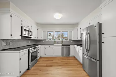 43 Palomino Dr, Pittsfield, MA 01201 - Photo 10