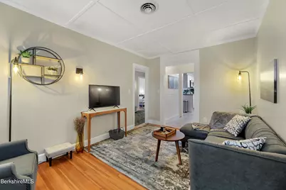 148 Main St #Upper, Williamstown, MA 01267 - Photo 6