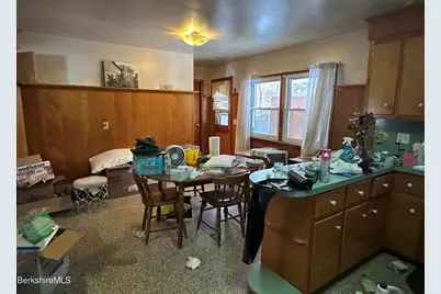 14 Calumet St, Pittsfield, MA 01201 - Photo 10