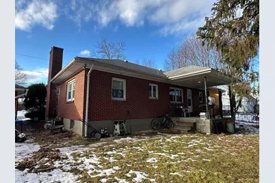 14 Calumet St, Pittsfield, MA 01201 - Photo 6