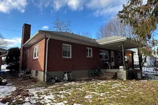 14 Calumet St, Pittsfield, MA 01201 - Photo 6