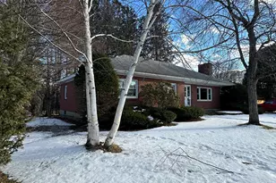 14 Calumet St, Pittsfield, MA 01201 - Photo 2