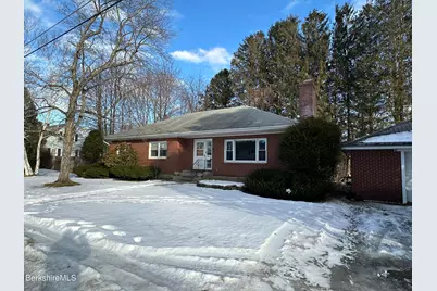 14 Calumet St, Pittsfield, MA 01201 - Photo 4