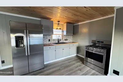 10 Seminole Dr, North Adams, MA 01247 - Photo 10