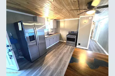 10 Seminole Dr, North Adams, MA 01247 - Photo 8