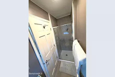 8 Country Rd, Adams, MA 01220 - Photo 20