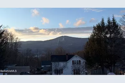 8 Country Rd, Adams, MA 01220 - Photo 38