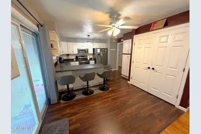 8 Country Rd, Adams, MA 01220 - Photo 10