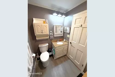 8 Country Rd, Adams, MA 01220 - Photo 26