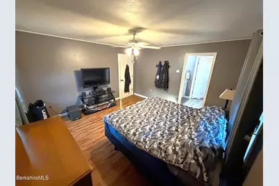 8 Country Rd, Adams, MA 01220 - Photo 18