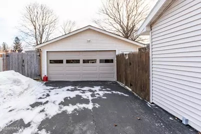 101 Imperial Ave, Pittsfield, MA 01201 - Photo 24