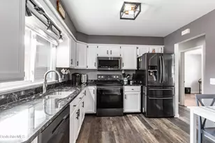 101 Imperial Ave, Pittsfield, MA 01201 - Photo 6