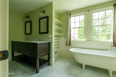 560 Stockbridge Rd, Lee, MA 01238 - Photo 32