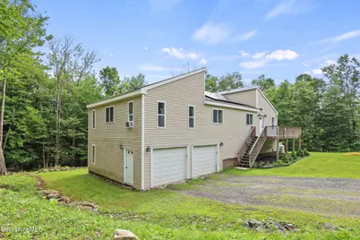 674 Benton Hill Rd, Becket, MA 01223 - Photo 4