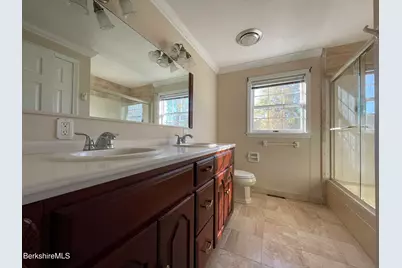 26 Brookside Dr, Pittsfield, MA 01201 - Photo 20