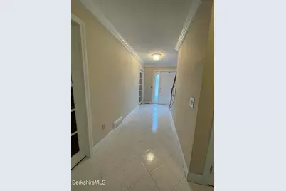 26 Brookside Dr, Pittsfield, MA 01201 - Photo 18