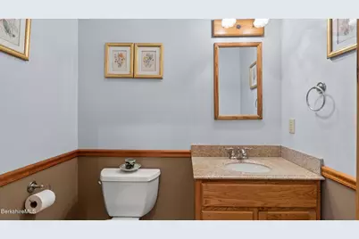 161 Leona Dr, Pittsfield, MA 01201 - Photo 12